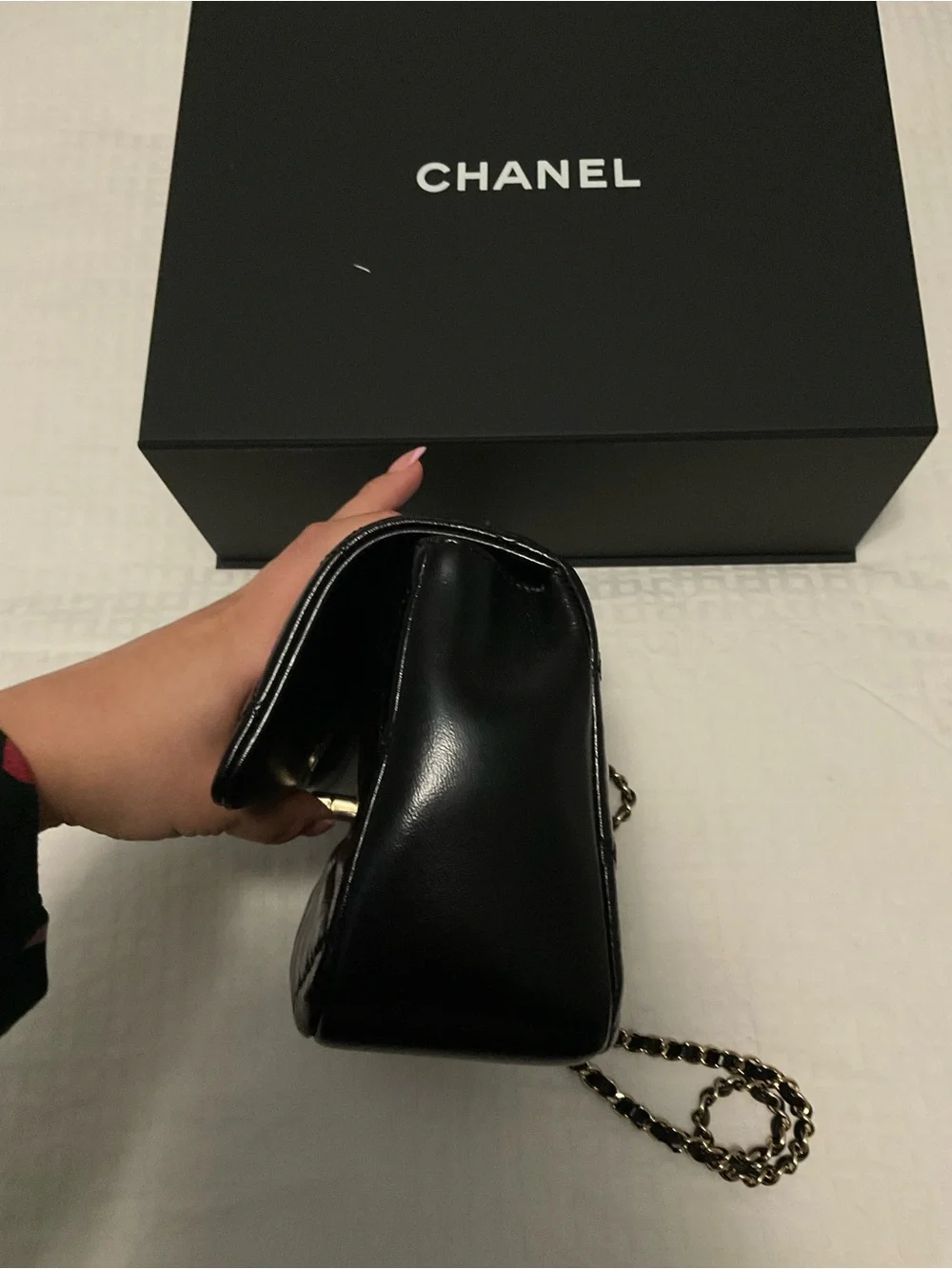 CHANEL Shiny Lambskin Quilted Flap Bag Black preloved
